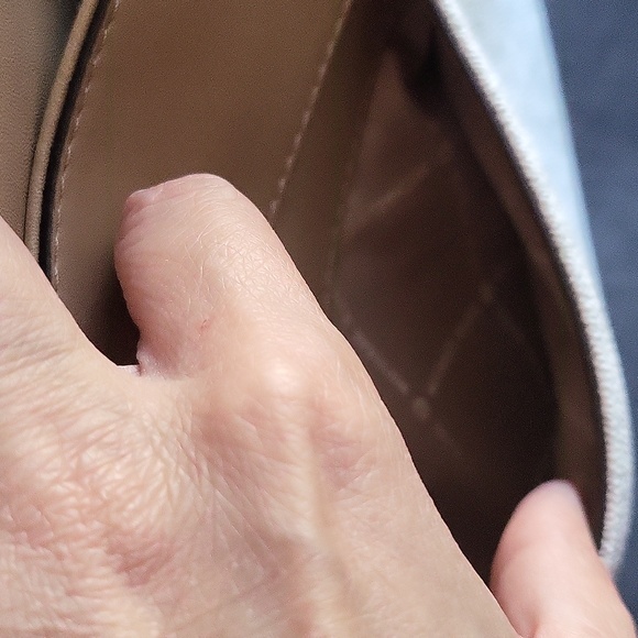 Michael Kors Shoulder Bag with Charm NWOT - Picture 7 of 13